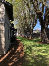 1280 SW Maple Tree Ct in Corvallis, OR - Building Photo - Building Photo