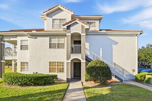 13839 Fairway Island Dr, Unit 1111 in Orlando, FL - Building Photo