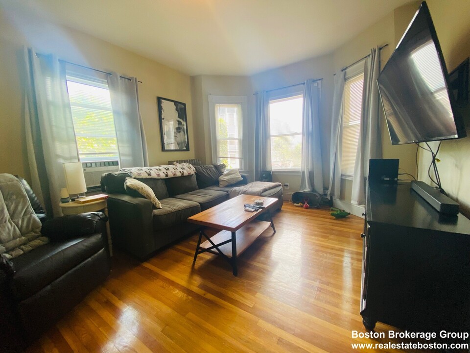 3 Mount Vernon St, Unit 1 in Boston, MA - Building Photo