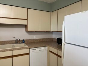 2220 Ocean Shore Blvd in Ormond Beach, FL - Building Photo - Building Photo