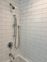409 Shirley St, Unit #2 in Winthrop, MA - Foto de edificio - Building Photo