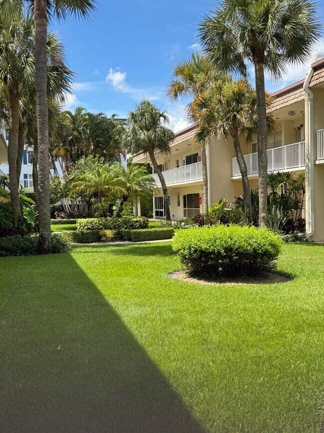 640 Snug Harbor Dr in Boynton Beach, FL - Building Photo - Building Photo