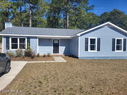 243 Sand Ridge Rd in Hubert, NC - Building Photo