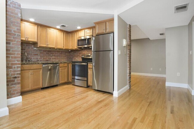 95 Gainsborough St, Unit 007 in Boston, MA - Building Photo - Building Photo