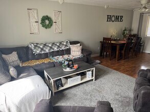 1812 Lakeview Dr in Newark, OH - Foto de edificio - Building Photo