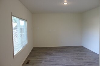 20085 SW Jann Pl in Beaverton, OR - Building Photo - Building Photo