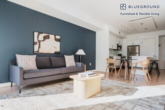 825 10th St NW in Washington, DC - Building Photo - Building Photo