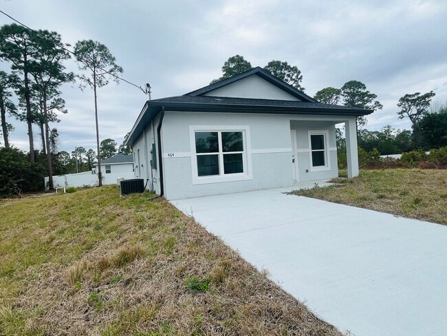 464 Lactic Ave in Lehigh Acres, FL - Building Photo - Building Photo