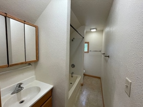 655 Wisconsin St, Unit .5 in Eau Claire, WI - Building Photo - Building Photo