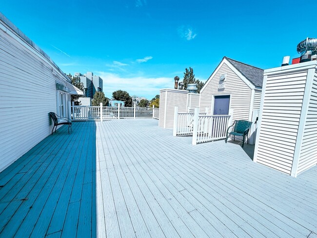 218 Thorndike St in Cambridge, MA - Building Photo - Building Photo