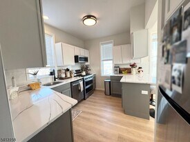 335 Hackensack St in Carlstadt, NJ - Building Photo