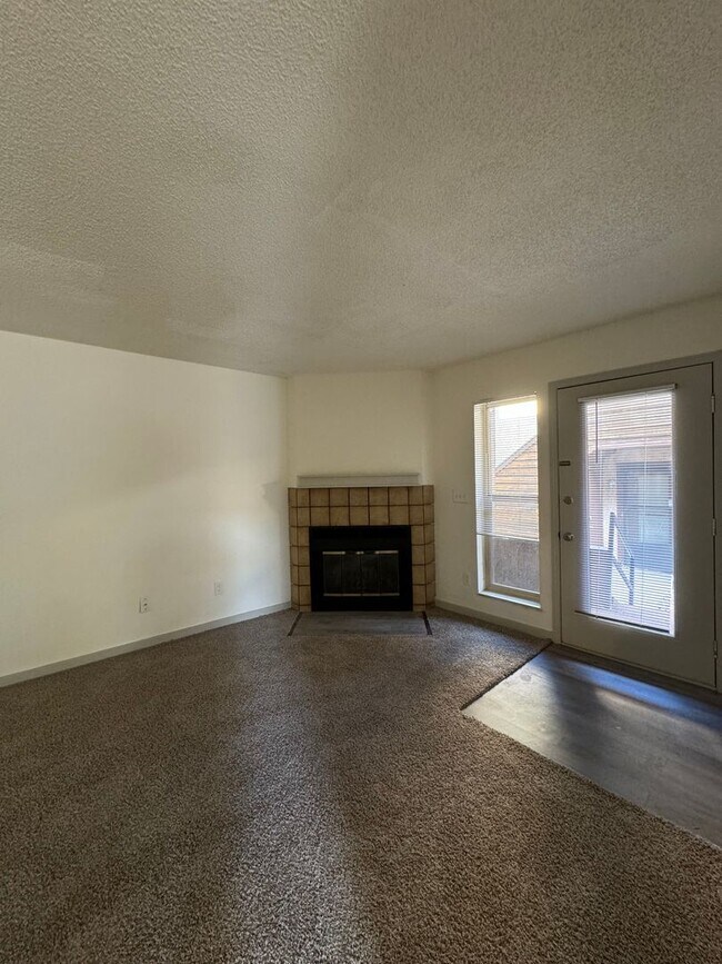 1919 Henderson Ave in Colorado Springs, CO - Building Photo - Building Photo