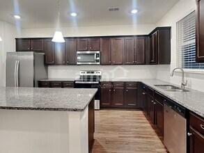 425 Levon Ct in Loganville, GA - Foto de edificio - Building Photo