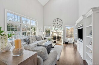 47 Bathing Bch Rd in Southampton, NY - Building Photo - Building Photo