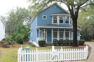1737 Bolton Village Ln in Niceville, FL - Building Photo