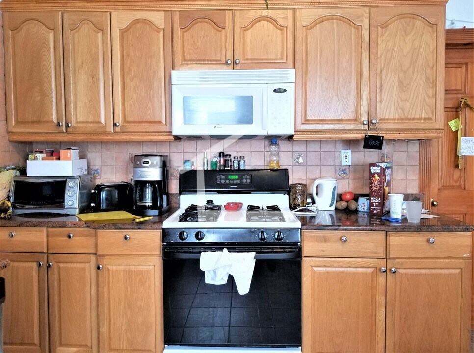 6 Litchfield St, Unit 2 in Boston, MA - Building Photo