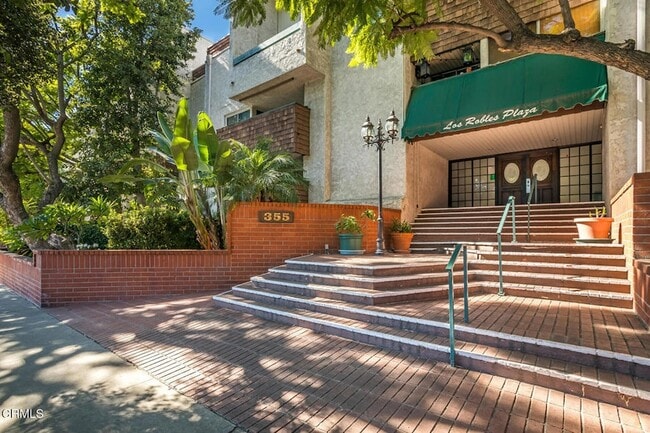 355 S Los Robles Ave, Unit 311 in Pasadena, CA - Building Photo - Building Photo
