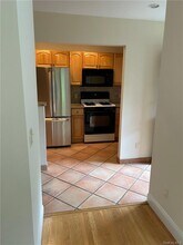 37 Memorial Dr-Unit -B1 in Chappaqua, NY - Foto de edificio - Building Photo