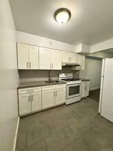 33-37-37 Parsons Blvd in Queens, NY - Building Photo - Building Photo