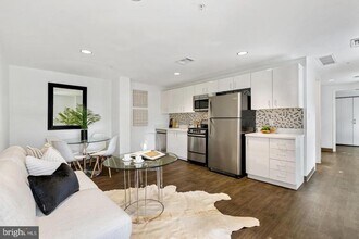 430 8th St SE-Unit -#3 in Washington, DC - Building Photo - Building Photo
