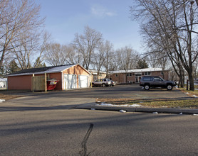 2301 Oak St in Hastings, MN - Building Photo - Building Photo