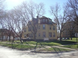 810 9th St Apartments