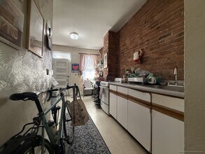 14 S Huntington Ave, Unit 4 in Boston, MA - Foto de edificio - Building Photo