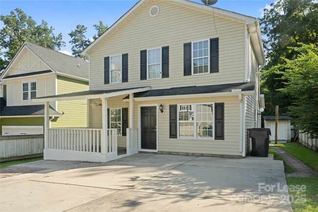 717 Dawn Cir in Charlotte, NC - Building Photo - Building Photo