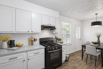 Emerald Pointe in Riverdale, GA - Foto de edificio - Building Photo