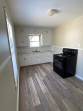 515 S Monroe St in San Angelo, TX - Foto de edificio - Building Photo