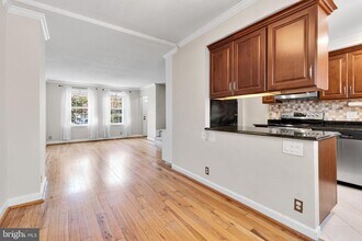 3011 S Buchanan St in Arlington, VA - Building Photo - Building Photo