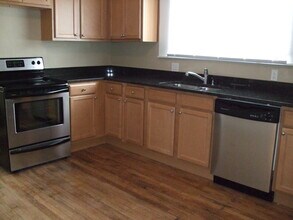 201 Fuller Ave NE in Grand Rapids, MI - Building Photo - Building Photo