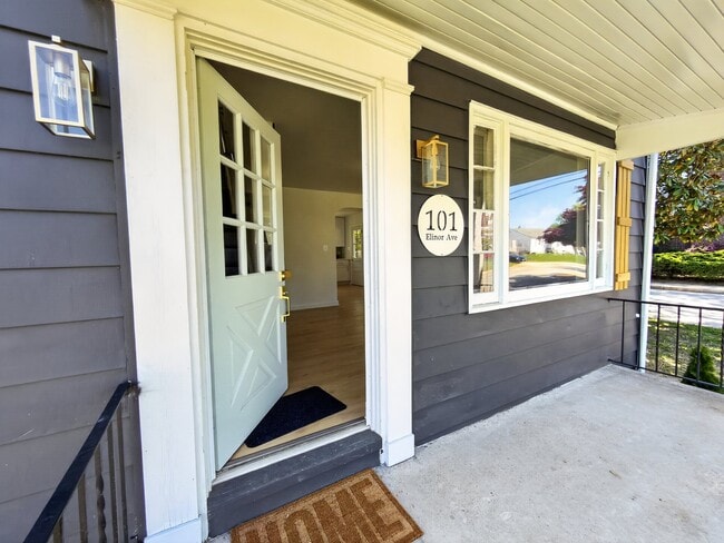 101 Elinor Ave in Overlea, MD - Foto de edificio - Building Photo