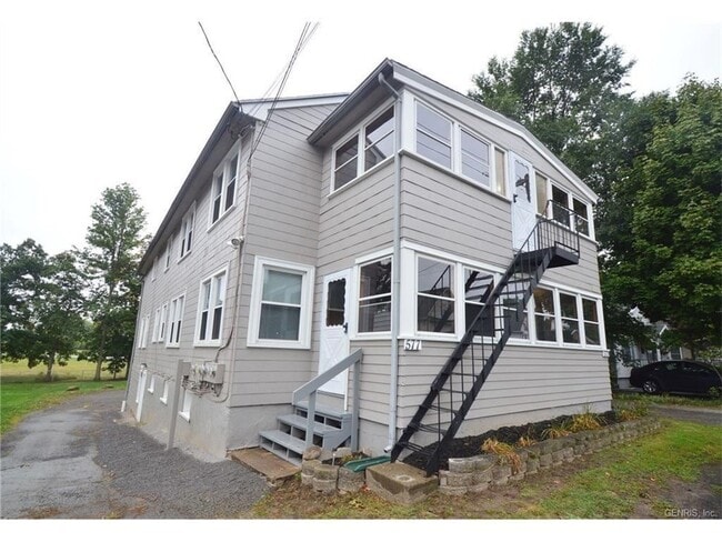 575 Ridge Rd in Webster, NY - Building Photo - Building Photo