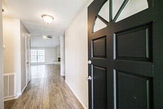 21330 Park Run Dr in Katy, TX - Building Photo - Building Photo