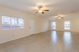 9206 Towerstone Dr in Spring, TX - Building Photo - Building Photo