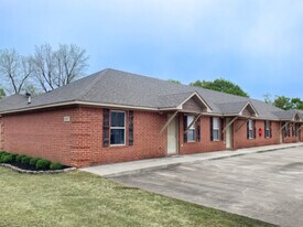 107 S Oak St in Brookland, AR - Building Photo