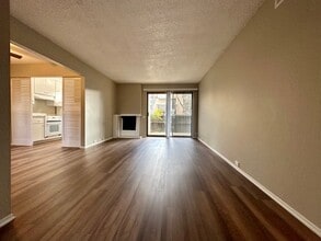 Ardendale Apartments in Sacramento, CA - Foto de edificio - Building Photo