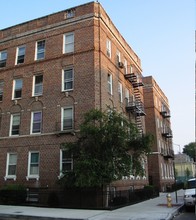 Ackroyd Court in Jamaica, NY - Foto de edificio - Building Photo