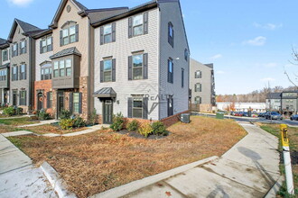 1101 Rampart Dr in Fredericksburg, VA - Building Photo - Building Photo