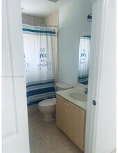 8802 NW 109th Ct in Doral, FL - Building Photo - Building Photo