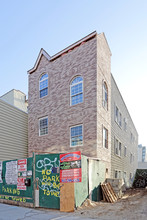 39-15 27th St in Long Island City, NY - Building Photo - Primary Photo