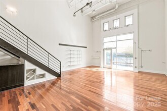 931 Westmere Ave, Unit L111 in Charlotte, NC - Building Photo - Building Photo