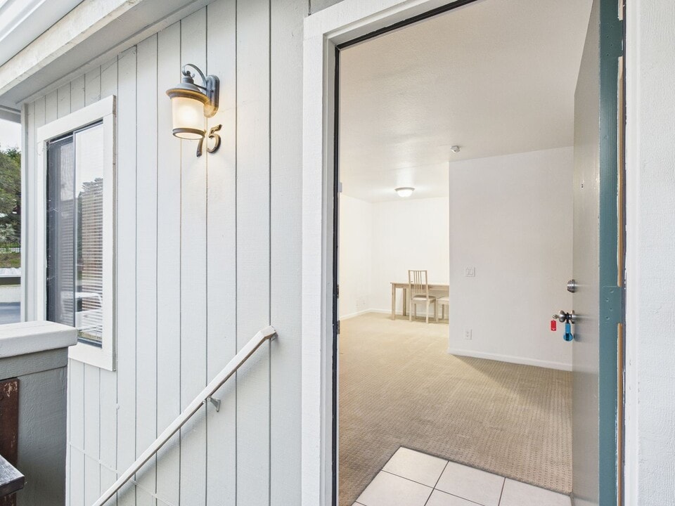 820 Casanova Ave in Monterey, CA - Building Photo