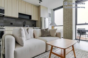 1400 W Randolph St, Unit FL10-ID1353 in Chicago, IL - Building Photo