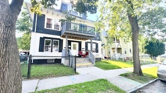 53 Wilbraham Ave in Springfield, MA - Building Photo