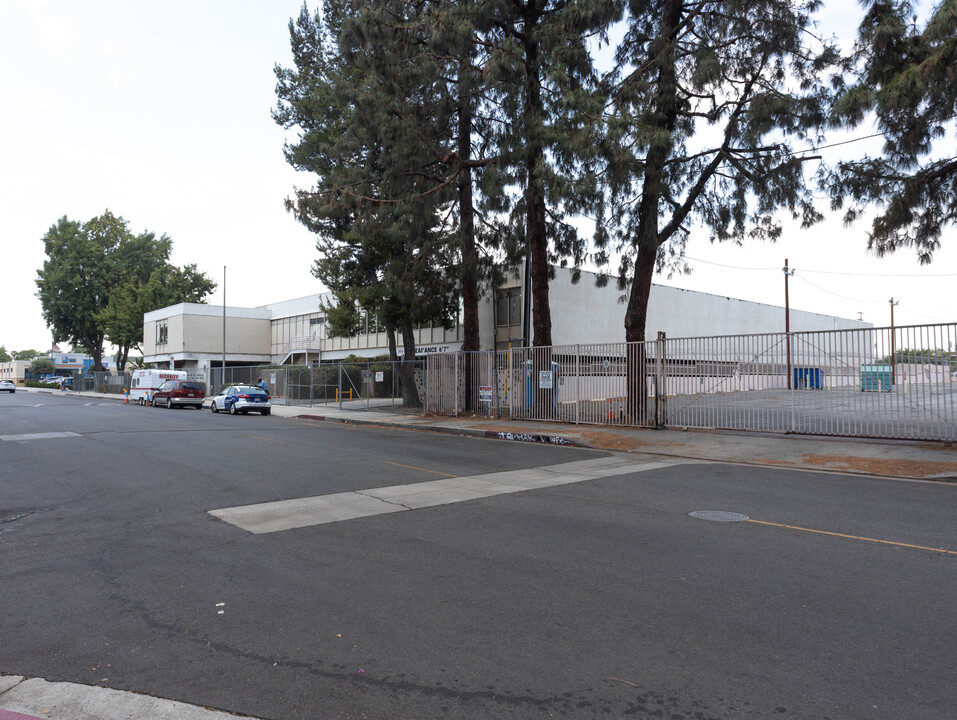 Corazon del valle in Panorama City, CA - Building Photo