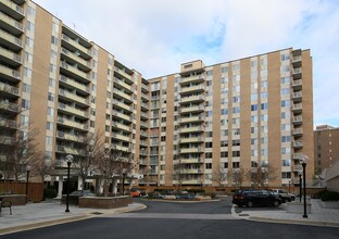 Van Ness North in Washington, DC - Building Photo - Building Photo