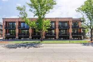 Logan Square Apartments in Denver, CO - Building Photo