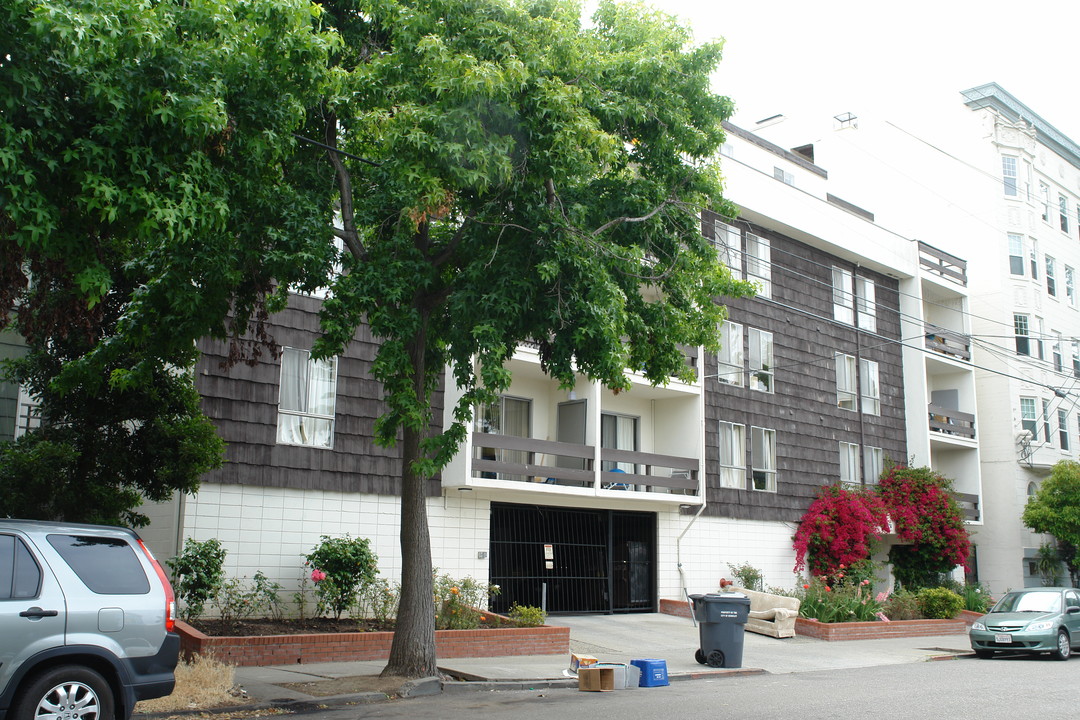 2431 Ellsworth Street in Berkeley, CA - Building Photo